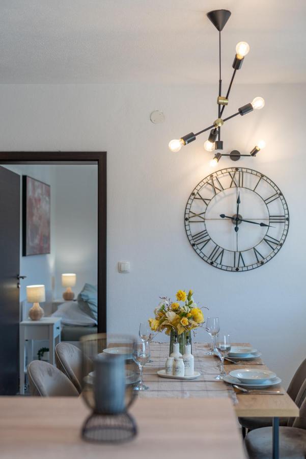Beach Apartman Marela สลาทิเน ภายนอก รูปภาพ