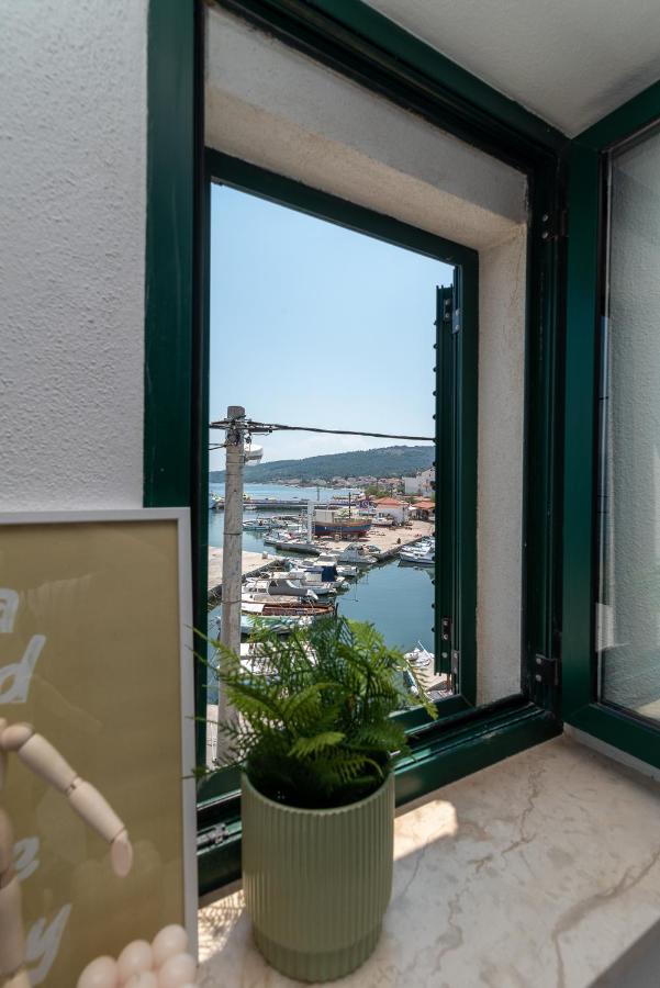 Beach Apartman Marela สลาทิเน ภายนอก รูปภาพ