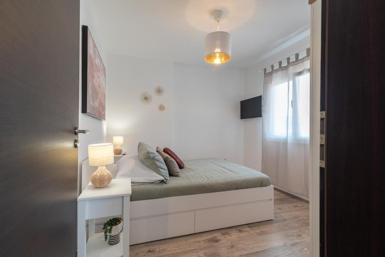 Beach Apartman Marela สลาทิเน ภายนอก รูปภาพ