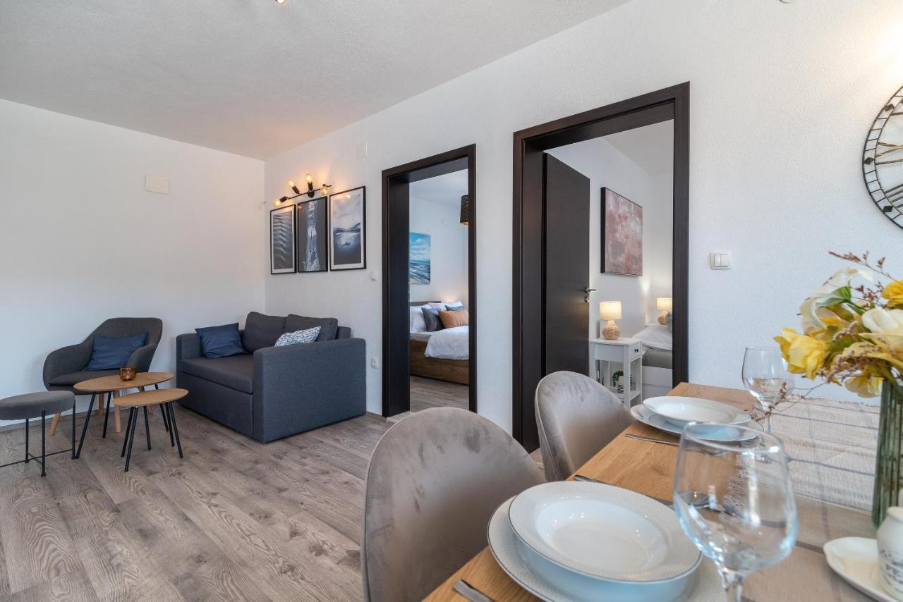 Beach Apartman Marela สลาทิเน ภายนอก รูปภาพ