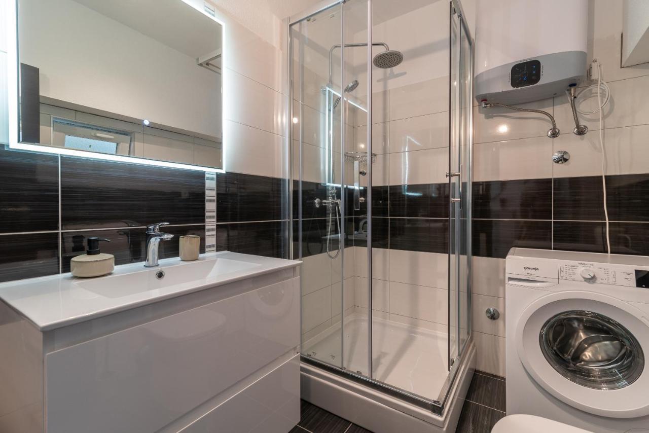 Beach Apartman Marela สลาทิเน ภายนอก รูปภาพ