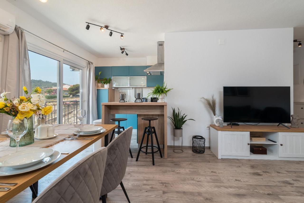 Beach Apartman Marela สลาทิเน ภายนอก รูปภาพ