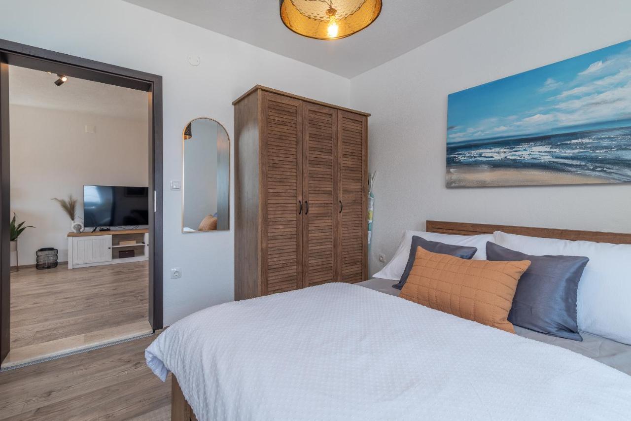 Beach Apartman Marela สลาทิเน ภายนอก รูปภาพ