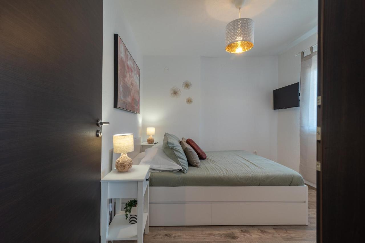 Beach Apartman Marela สลาทิเน ภายนอก รูปภาพ